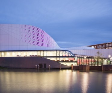 Ben van Berkel  UNStudio, Théâtre de Stoep à Spijkenisse 
