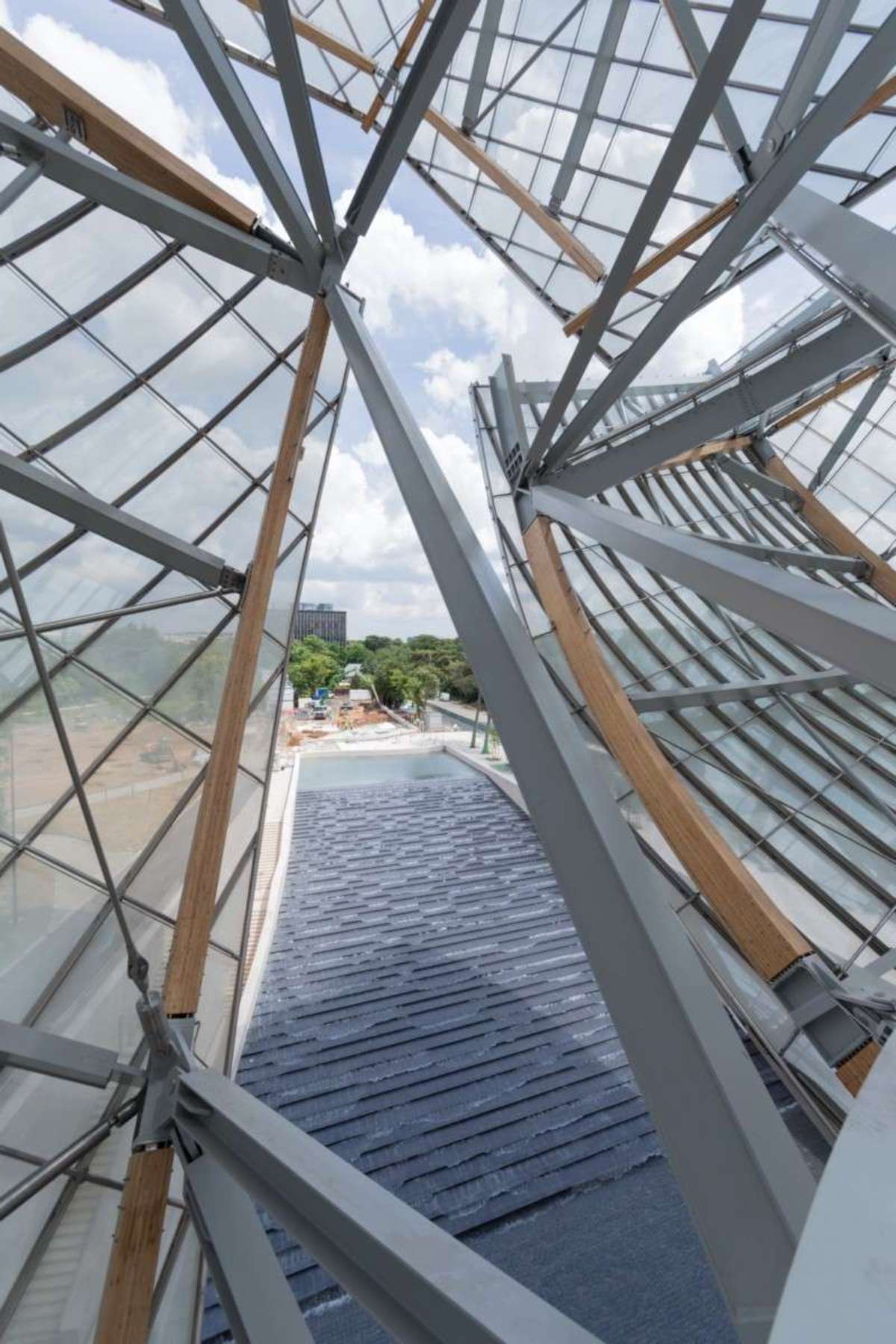 Frank Gehry Fondation Louis Vuitton Paris | Floornature