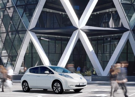 Foster + Partners et Nissan réalisent la conception de la Station-service du futur
