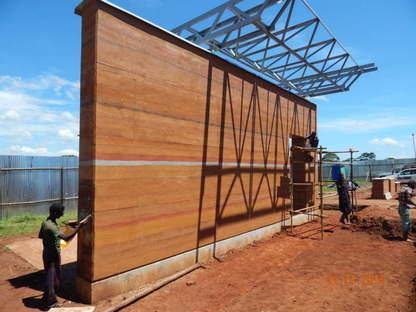 Renzo Piano, Centre de chirurgie pédiatrique Emergency (Ouganda)
