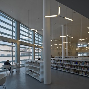 Paredes Pedrosa Arquitectos: Bibliothèque publique à Ceuta
