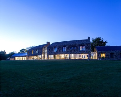 Sanei Hopkins Architects Contour House

