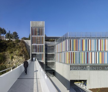 Díaz y Díaz Arquitectos, Parking Maternité et Centre d'Oncologie, Espagne
