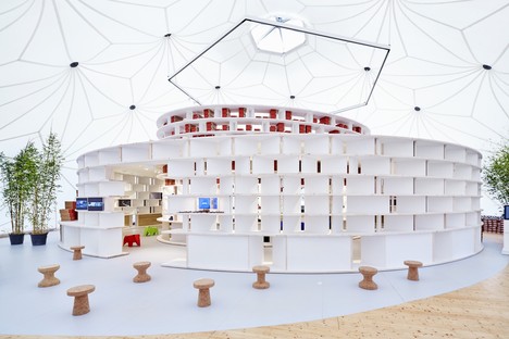 L'architecte du Serpentine Pavilion 2017 est Diébédo Francis Kéré
