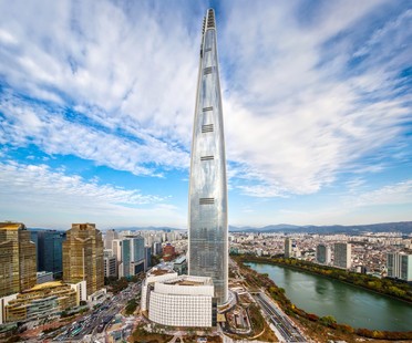 La Lotte World Tower, le cinquième plus haut gratte-ciel au monde, est à Séoul 
