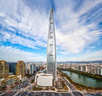 La Lotte World Tower, le cinquième plus haut gratte-ciel au monde, est à Séoul 
