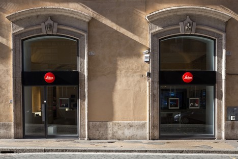 DC10 un projet de surfaces pour le Leica Store de Rome

