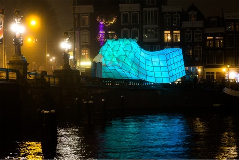 Architecture et lumière dans les nuits de Londres et Amsterdam
