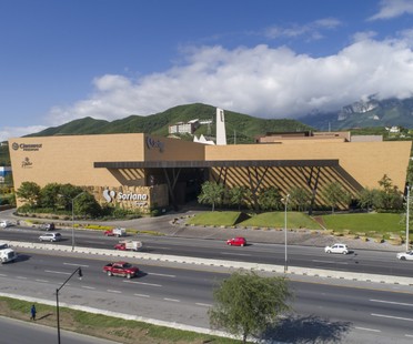 Carranza Ruiz Arquitectura Centre Commercial Pueblo Serena Monterrey Mexique
