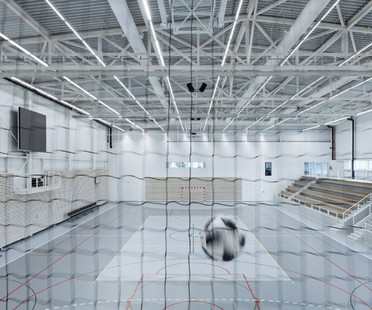 Cuboid Architekti City Sport Hall à Kuřim République tchèque
