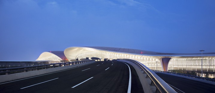 Le Daxing International Airport de Pékin imaginé par Zaha Hadid Architects a ouvert ses portes au public
