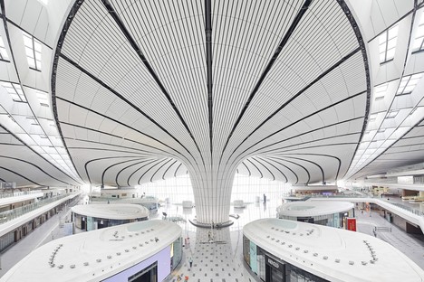 Le Daxing International Airport de Pékin imaginé par Zaha Hadid Architects a ouvert ses portes au public
