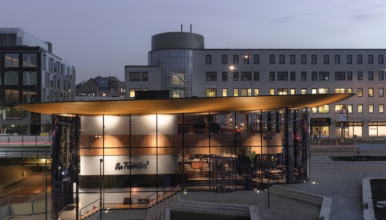 Powerhouse Company signe The Traveller, restaurant et hub social à Amsterdam
