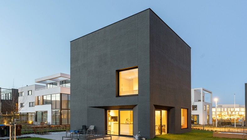 Pasel.Künzel Architects projet K41 Black Diamond habiter dans un cube à Utrecht
