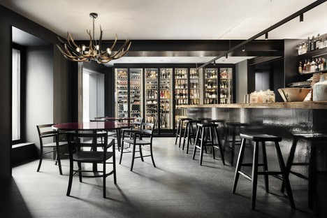 Lissoni Associati 75 Café and Lounge, bar à vins à Ponte di Legno Brescia

