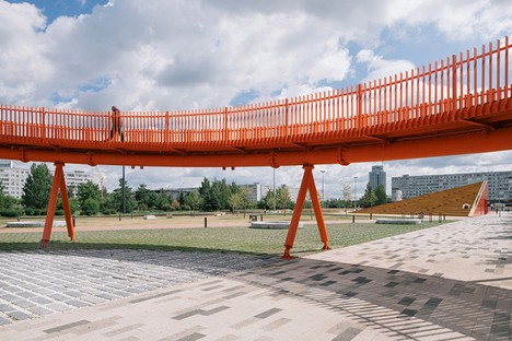 DROM transforme une place monotone en espace public dynamique – Azatlyk Square
