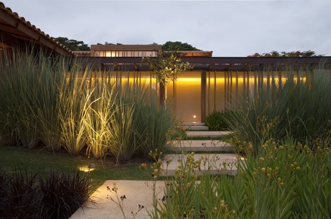 Gilda Meirelles Arquitetura matériaux naturels pour vivre en harmonie avec la forêt
