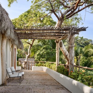 Main Office revisite les villas traditionnelles mexicaines de Villa Pelicanos, à Sayulita 
