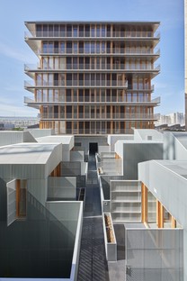 Moussafir Architectes & Nicolas Hugoo Architecture Bâtiments à usage mixte à Paris
