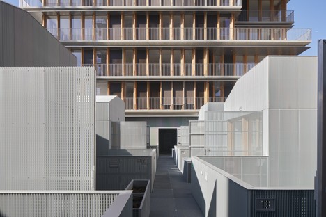 Moussafir Architectes & Nicolas Hugoo Architecture Bâtiments à usage mixte à Paris
