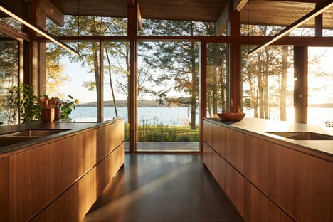 Atelier Pierre Thibault Une maison moderne au bord du lac Brome
