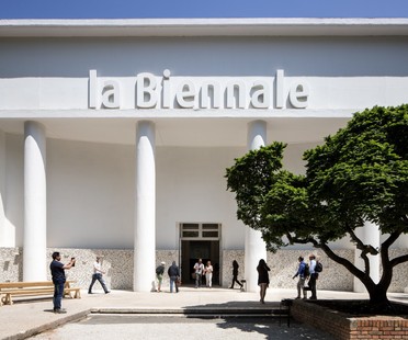 Les thèmes de COP26 et de la Biennale de Venise dans les webinaires d'Iris Ceramica Group
