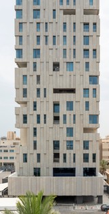 AGi architects réalise la Wafra Wind Tower, un nouveau type de résidences urbaines au Koweït
