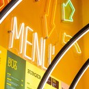 Puccio Collodoro Architetti Interior Minimal Pop pour un fast food de Palerme