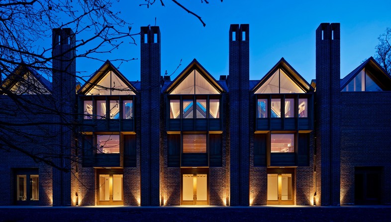 Le RIBA Stirling Prize 2022 revient à la bibliothèque du Magdalene College Cambridge de Níall McLaughlin Architects
