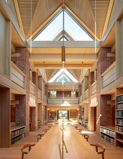 Le RIBA Stirling Prize 2022 revient à la bibliothèque du Magdalene College Cambridge de Níall McLaughlin Architects

