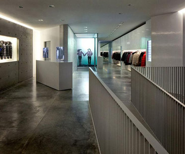 TADAO ANDO, boutique et salle d'exposition DUVETICA à MILAN
