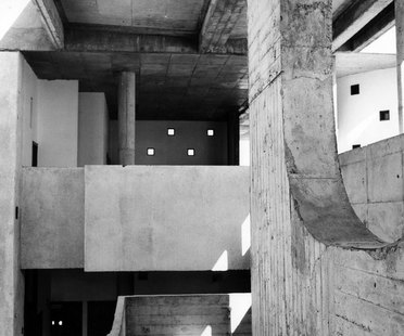 exposition LUCIEN HERVÉ - Le Corbusier en Inde -
