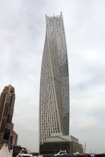 SOM, gratte-ciel Cayan Tower - Infinity Tower, Dubaï 
