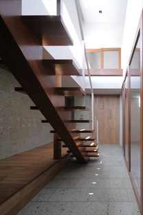 Fujiwarramuro Architects, Bâtiment Résidentiel à Minoh
