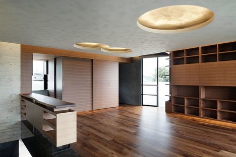 Le cabinet ARTechnic architects réalise à Tokyo le Breeze, un complexe comprenant des unités résidentielles et un bureau 
