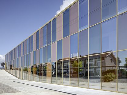 2b Architectes réalise les bureaux de Jolimont Nord à Mont-sur-Rolle
