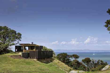 Castle Rock House : une maison de bord de mer au nord d’Auckland signée Herbst Architects 