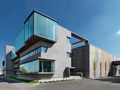 Le cabinet d’architectes DC10 réalise les nouveaux bureaux de l’ancien entrepôt SICAD à Uboldo (Varèse)
