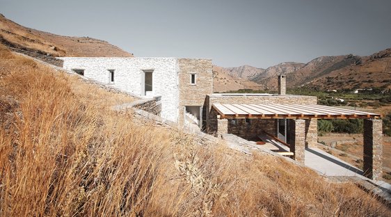 Cometa Architects : Rocksplit, maison sur l’île de Kéa dans les Cyclades
