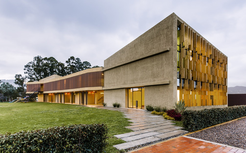 Taller de Arquitectura de Bogotá signe l’école maternelle San José à Cajicá
