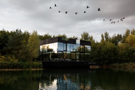 Mecanoo signe le projet Glass Villa on the Lake 
