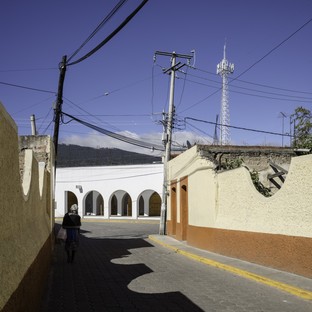Vrtical pour l’architecture démocratique avec le marché des artisans de Tlaxco 
