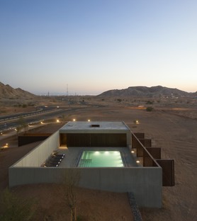 Anarchitect réalise l’Al Faya Lodge dans le désert de Sharjah (Émirats arabes unis)
