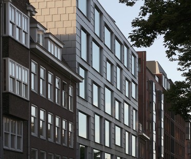 Wiel Arets Architect vient d’achever « The Double » à Amsterdam.
