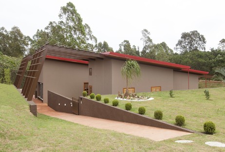 AUÁ arquitetos signe Casa Laguna à Botucatu (Brésil)
