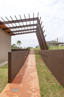 AUÁ arquitetos signe Casa Laguna à Botucatu (Brésil)
