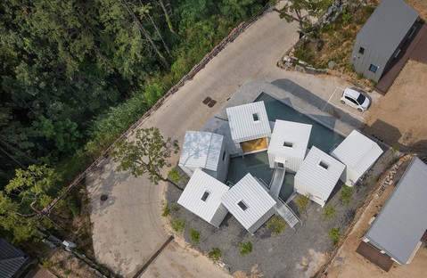 Floating Cubes de Younghan Chung Architects
