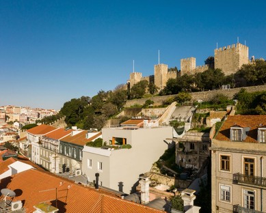 Bak Gordon signe la Maison de rua Costa do Castelo à Lisbonne
