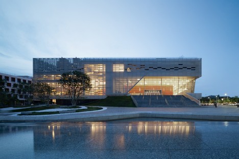 OPEN Architecture signe le Pingshan Performing Arts Center
