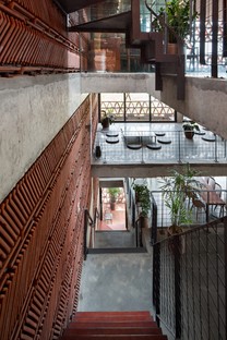 H&P Architects: Ngói space à Hanoi, Vietnam
